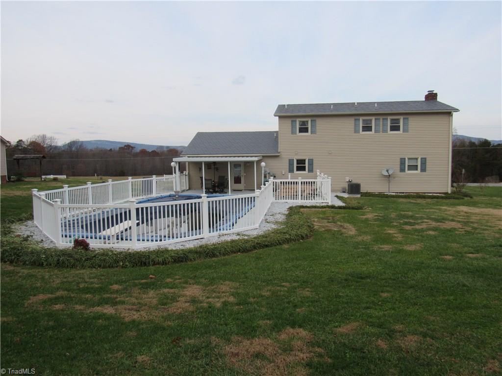 902 Mountain View Road King, NC 27021 - Photo 14 of 30