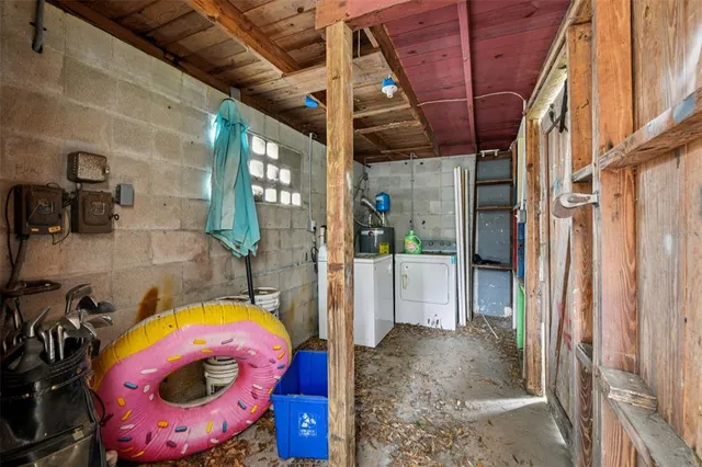 a view of a entryway with interior