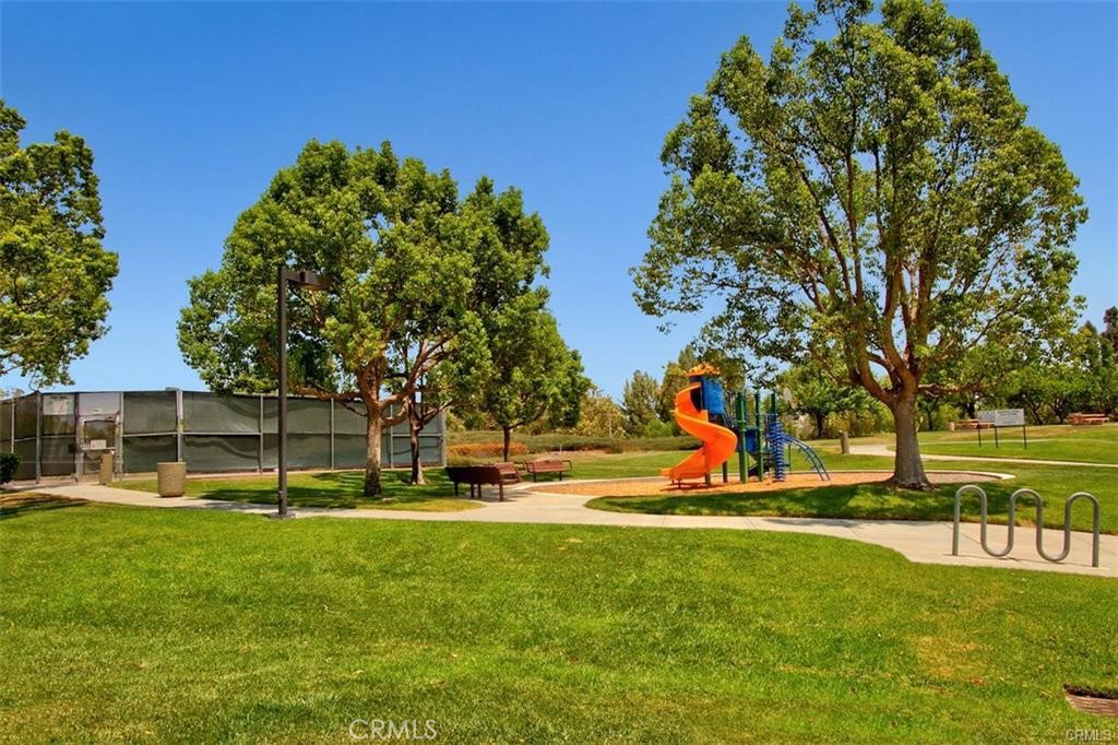 43966 Highlander Drive Temecula, CA 92592 - Photo 28 of 33 a view of a park with houses