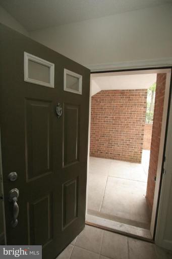 3840 Chesterwood Drive Silver Spring, MD 20906 - Photo 5 of 22 Entrance / Foyer