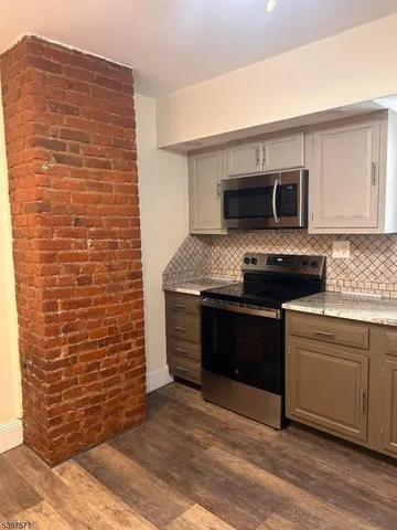 $2,500 | 18 Cedar Street, Bloomfield, NJ 07003