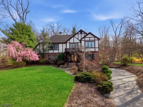 $1,290,000 | 15 Turner Lane, Montville, NJ 07082