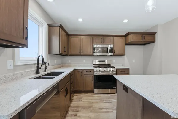 $369,900 | 10926 Carob Thorn Trail, Roanoke, IN 46783