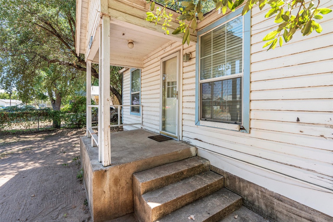 6311 Del Monte Road Austin, TX 78741 - Photo 4 of 24 a view of a balcony with door