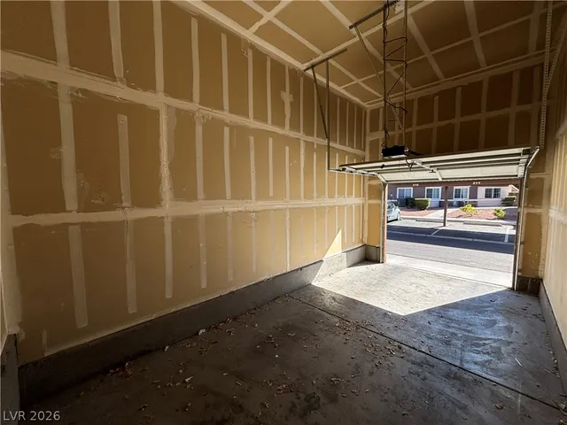 $1,450 | 9303 Gilcrease Avenue, Unit 2208, Las Vegas, NV 89149