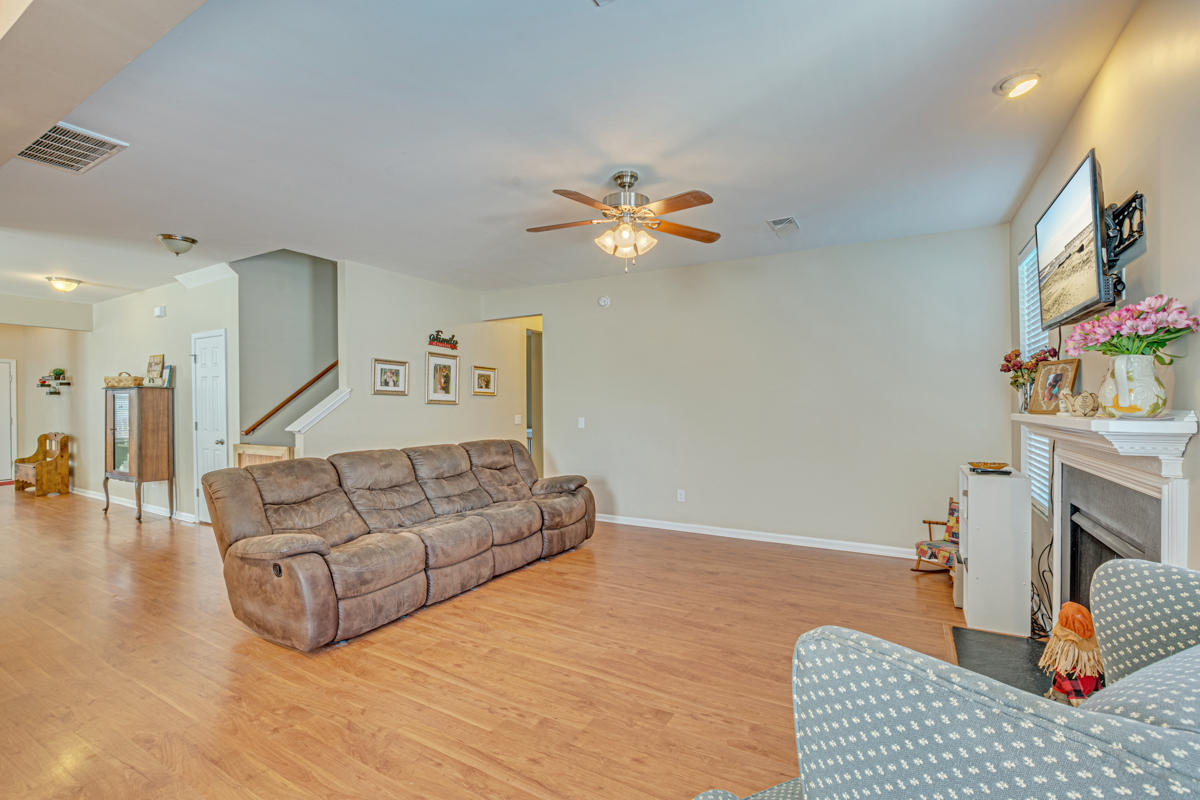 191 Meadow Wood Road Summerville, SC 29486 - Photo 14 of 37 Family Room
