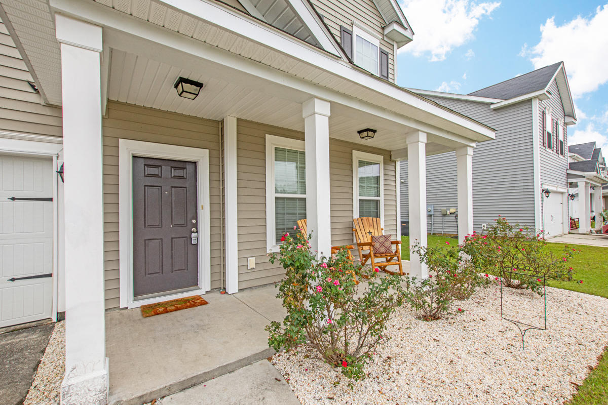 191 Meadow Wood Road Summerville, SC 29486 - Photo 3 of 37 Large Porch