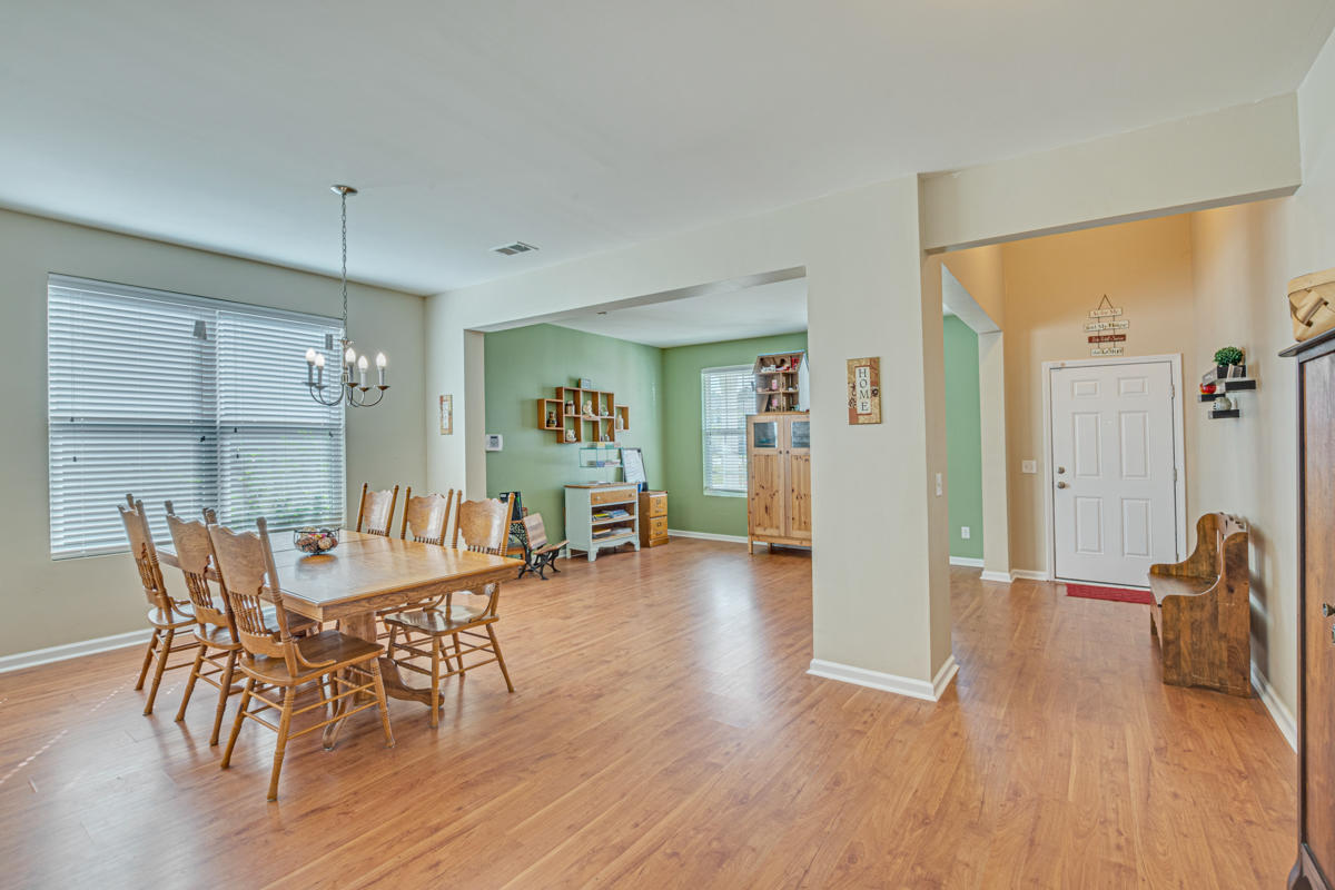 191 Meadow Wood Road Summerville, SC 29486 - Photo 4 of 37 Dining room/Living Room