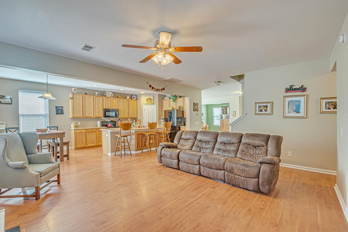 191 Meadow Wood Road Summerville, SC 29486 - Photo 9 of 37 Family Room
