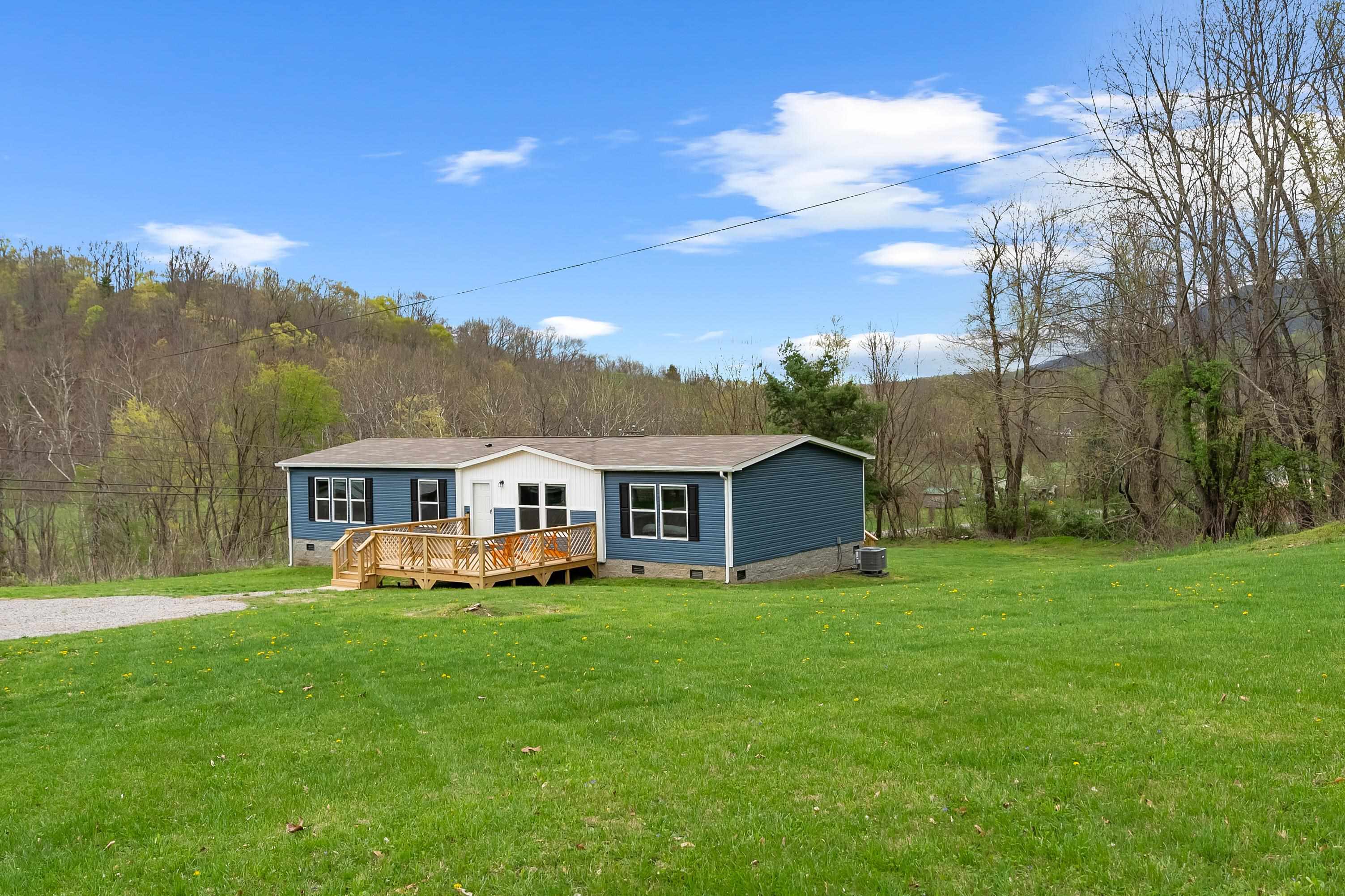 129 Burton Road Narrows, VA 24124 - Photo 4 of 67 Gallery Image 4