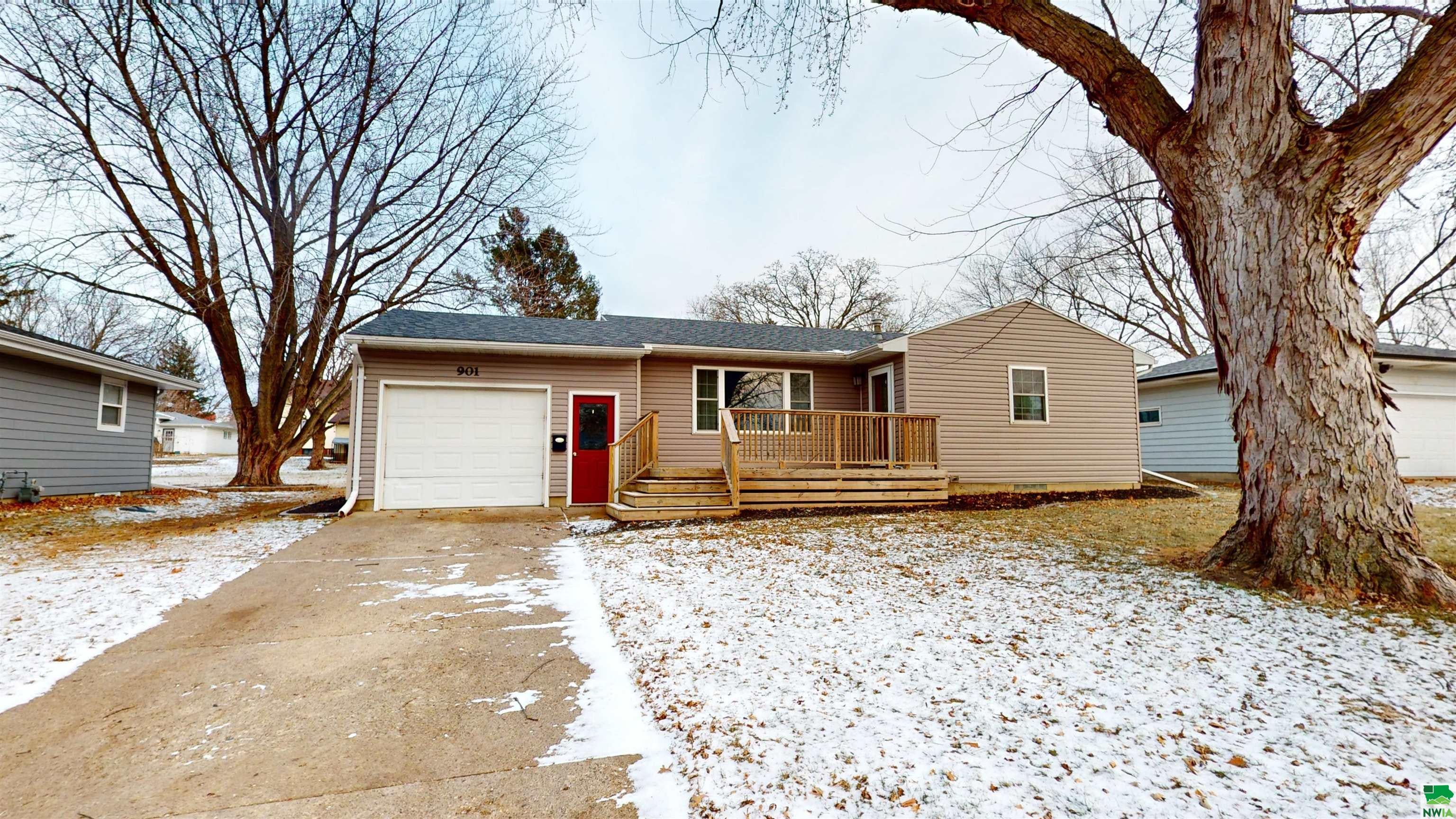 901 Cherokee Street Alta, IA 51002 - Photo 1 of 12 Gallery Image 1