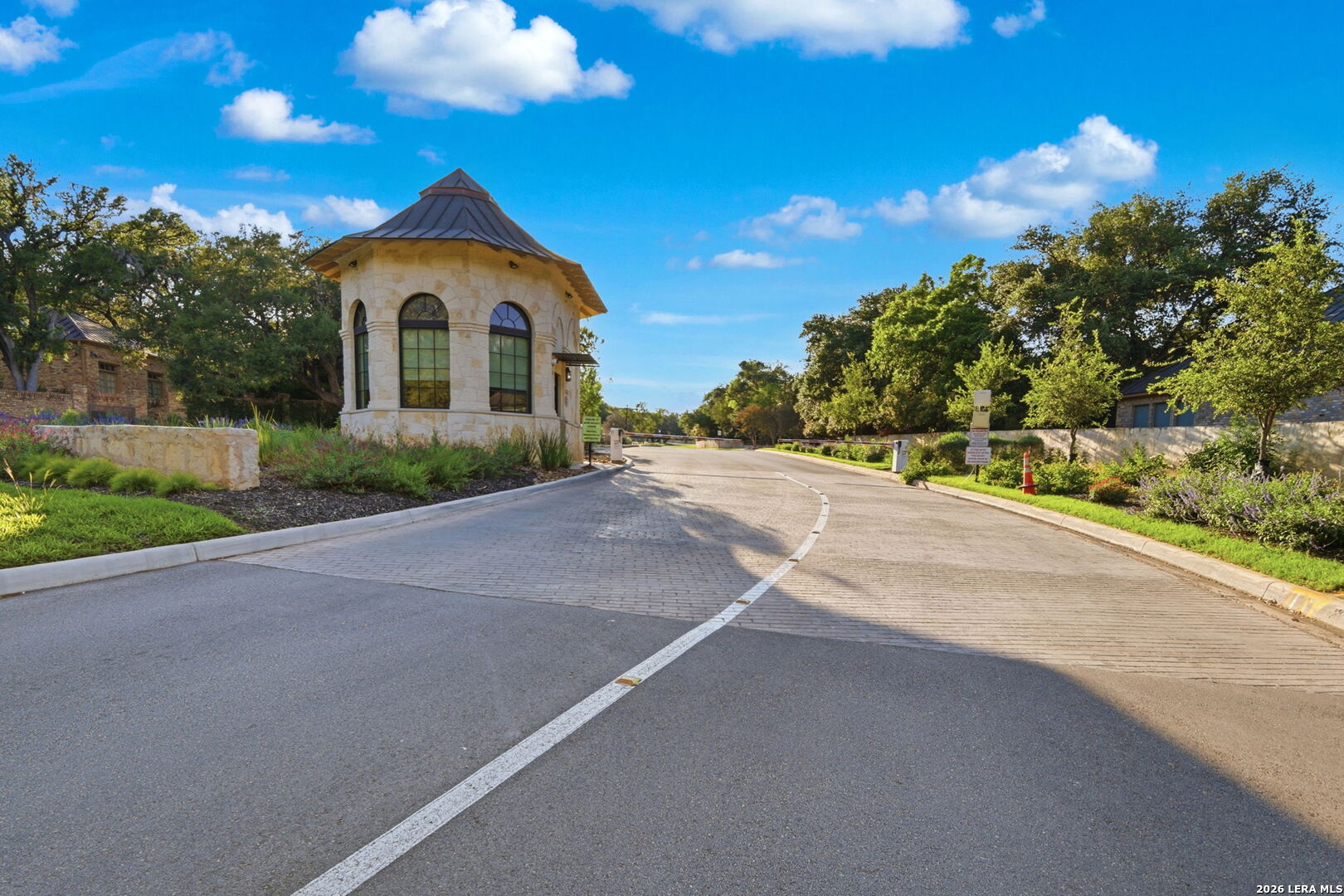 12727 Old Wick Road San Antonio, TX 78230 - Photo 5 of 36