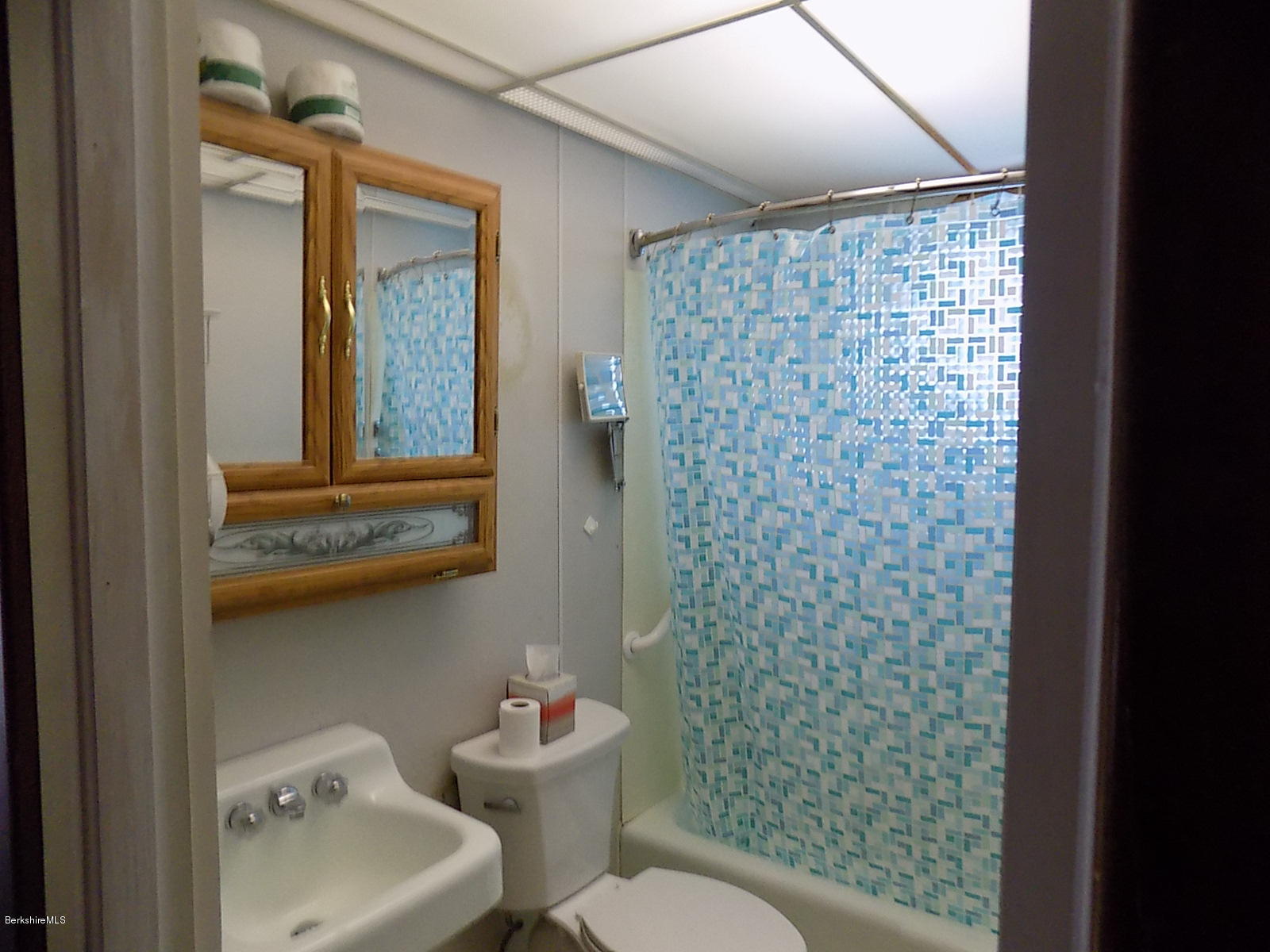 38 Harding Street Pittsfield, MA 01201 - Photo 16 of 20 DSCN0069