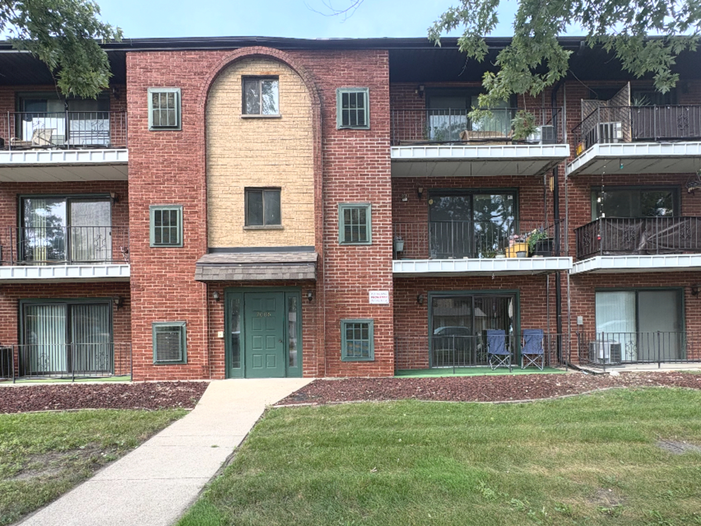 7006 West 98th Street, Unit 1B Chicago Ridge, IL 60415 - Photo 1 of 12 Gallery Image 1