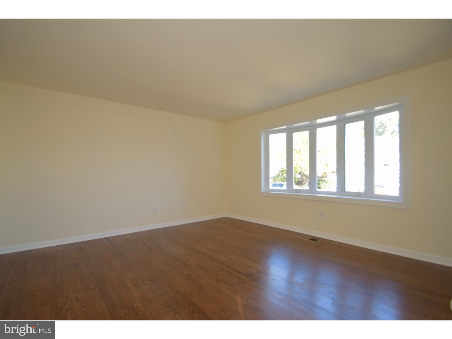 3464 Vinton Road Philadelphia, PA 19154 - Photo 2 of 22