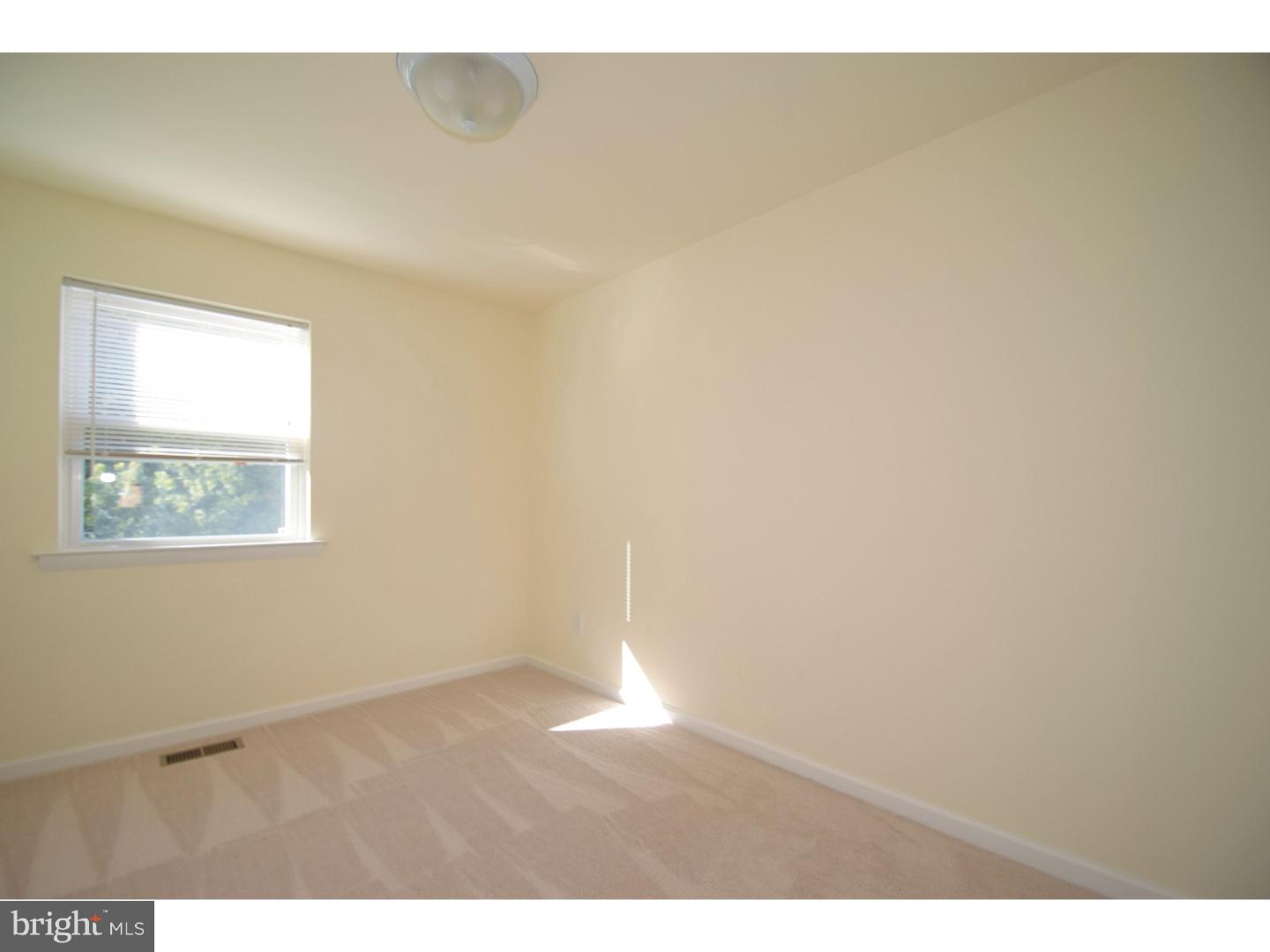 3464 Vinton Road Philadelphia, PA 19154 - Photo 11 of 22