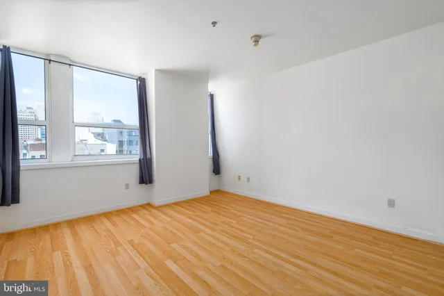 $175,000 | 1100 Vine Street, Unit 415, Philadelphia, PA 19107