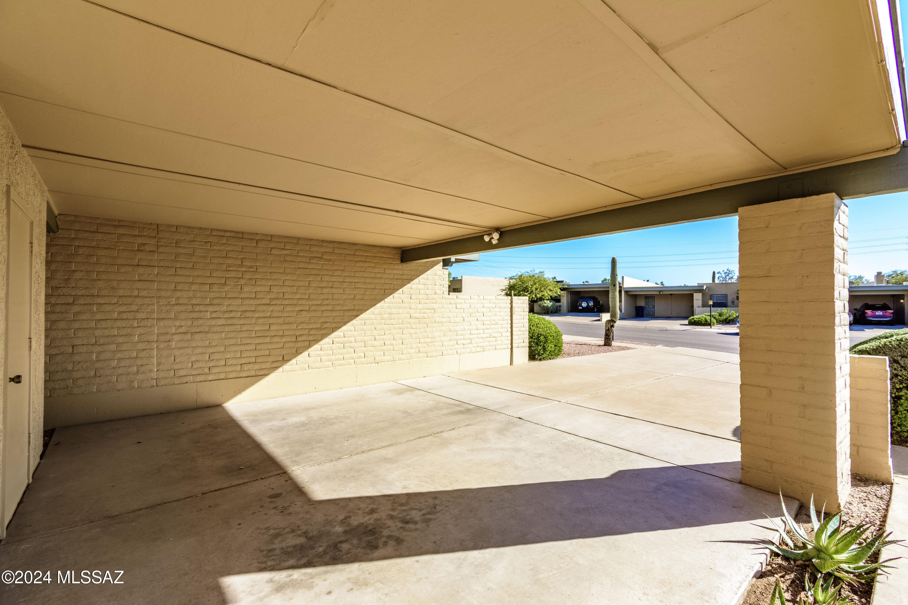 7827 East 4th Street Tucson, AZ 85710 - Photo 3 of 43