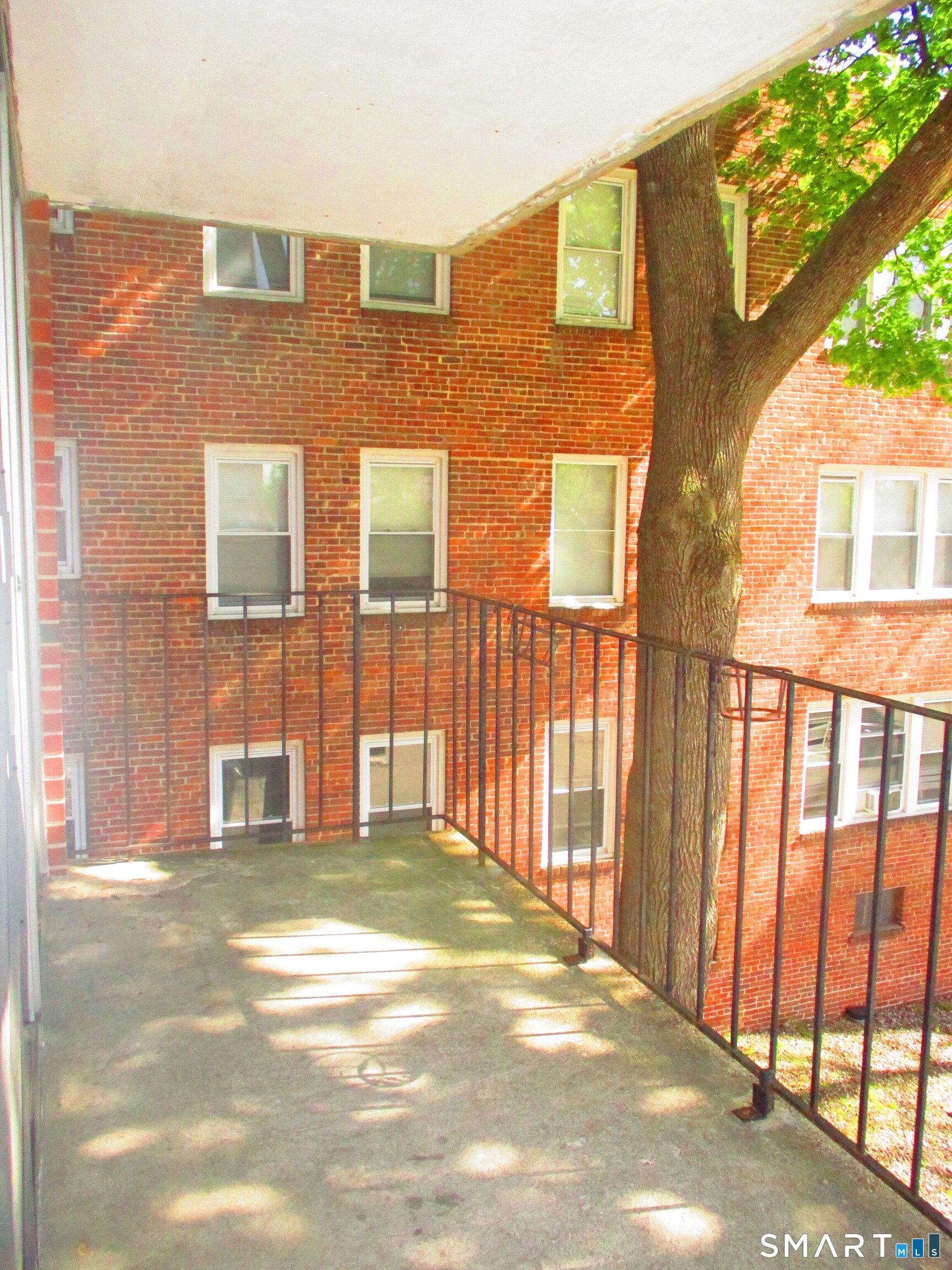 87 Glenbrook Road, Unit 2E Stamford, CT 06902 - Photo 3 of 23