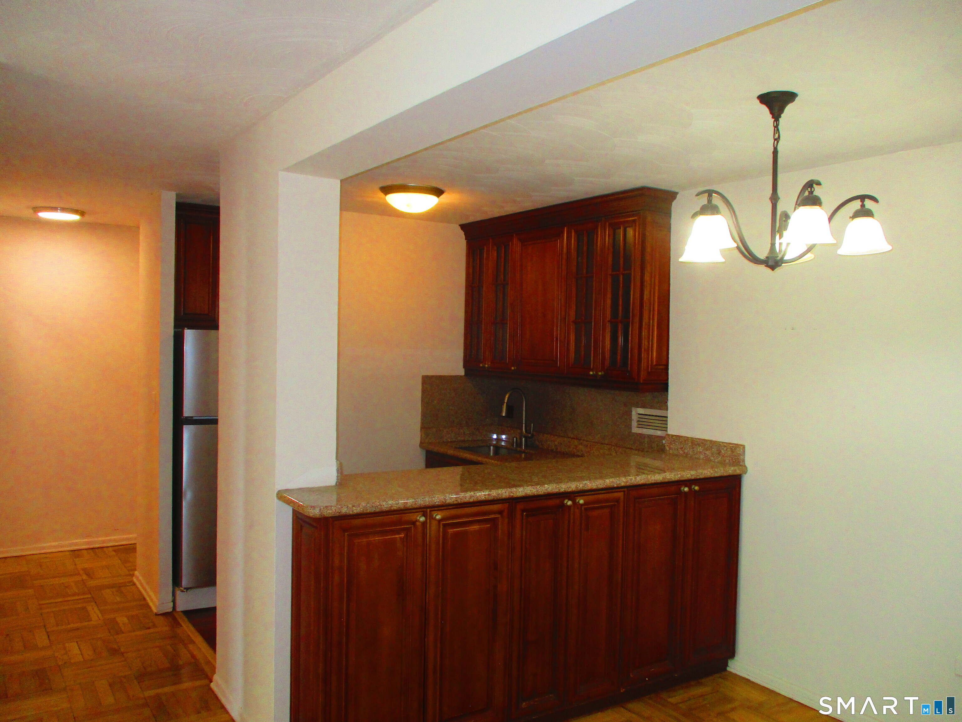 87 Glenbrook Road, Unit 2E Stamford, CT 06902 - Photo 6 of 23