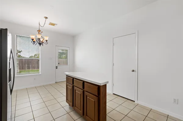 $2,050 | 5425 Jefferson Street, Pearland, TX 77584