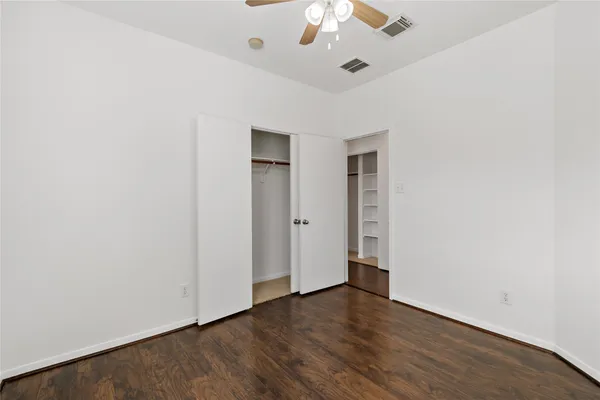 $2,050 | 5425 Jefferson Street, Pearland, TX 77584