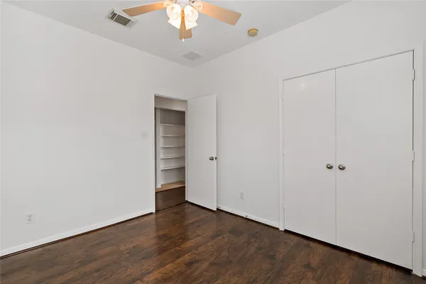 $2,050 | 5425 Jefferson Street, Pearland, TX 77584