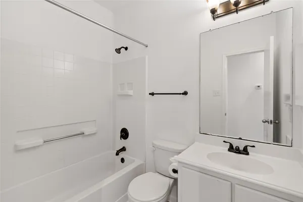 $2,050 | 5425 Jefferson Street, Pearland, TX 77584