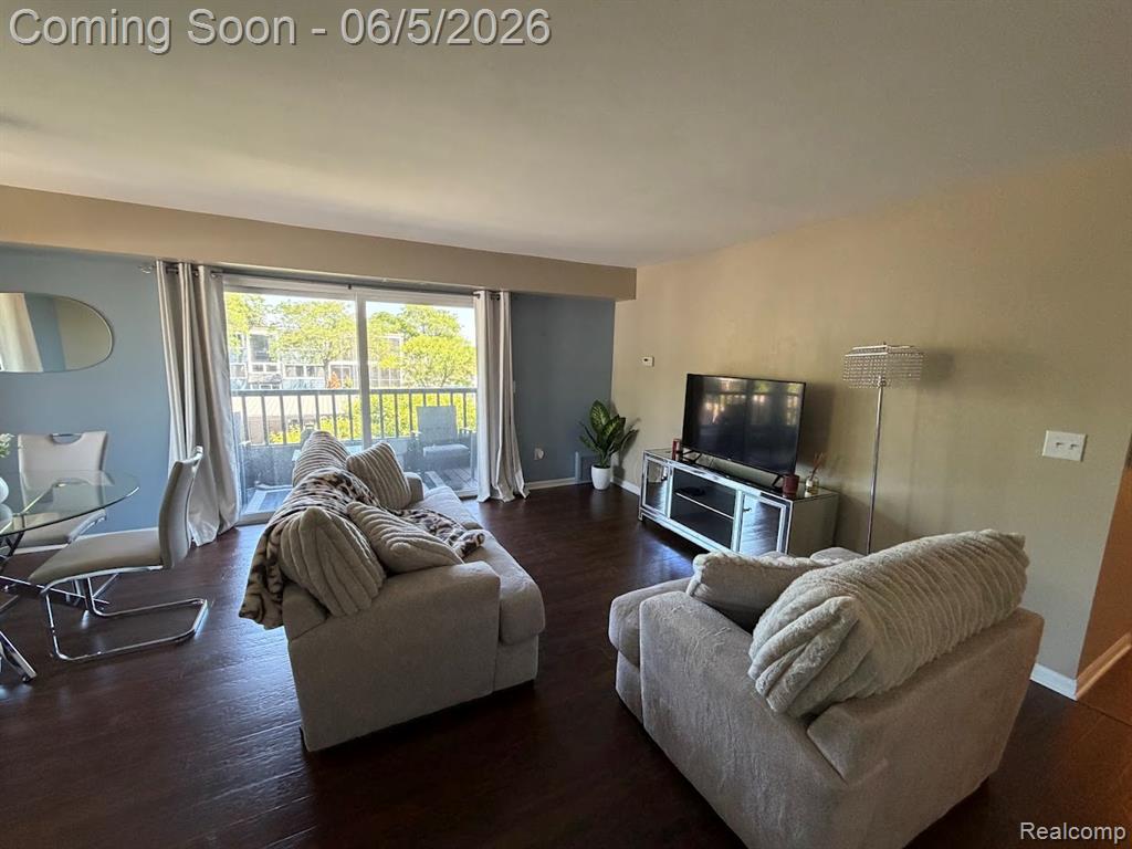 2445 Riverside Drive, Unit 206 Trenton, MI 48183 - Photo 7 of 27
