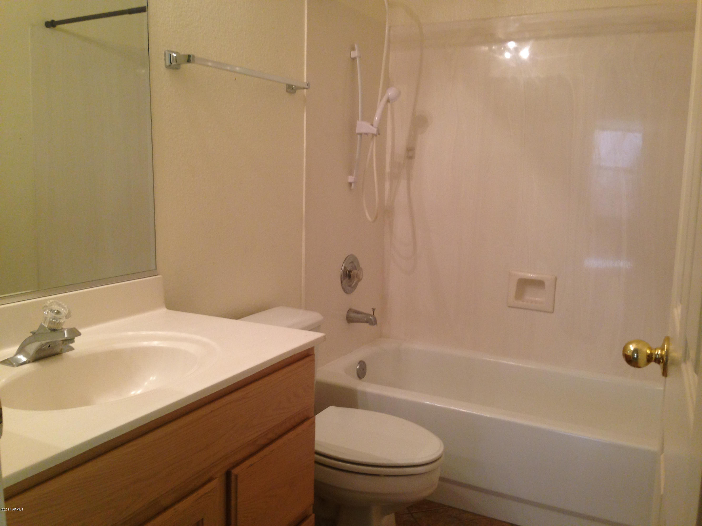 7726 West Boca Raton Road Peoria, AZ 85381 - Photo 11 of 18 7726 W Boca Raton - Hall Bath