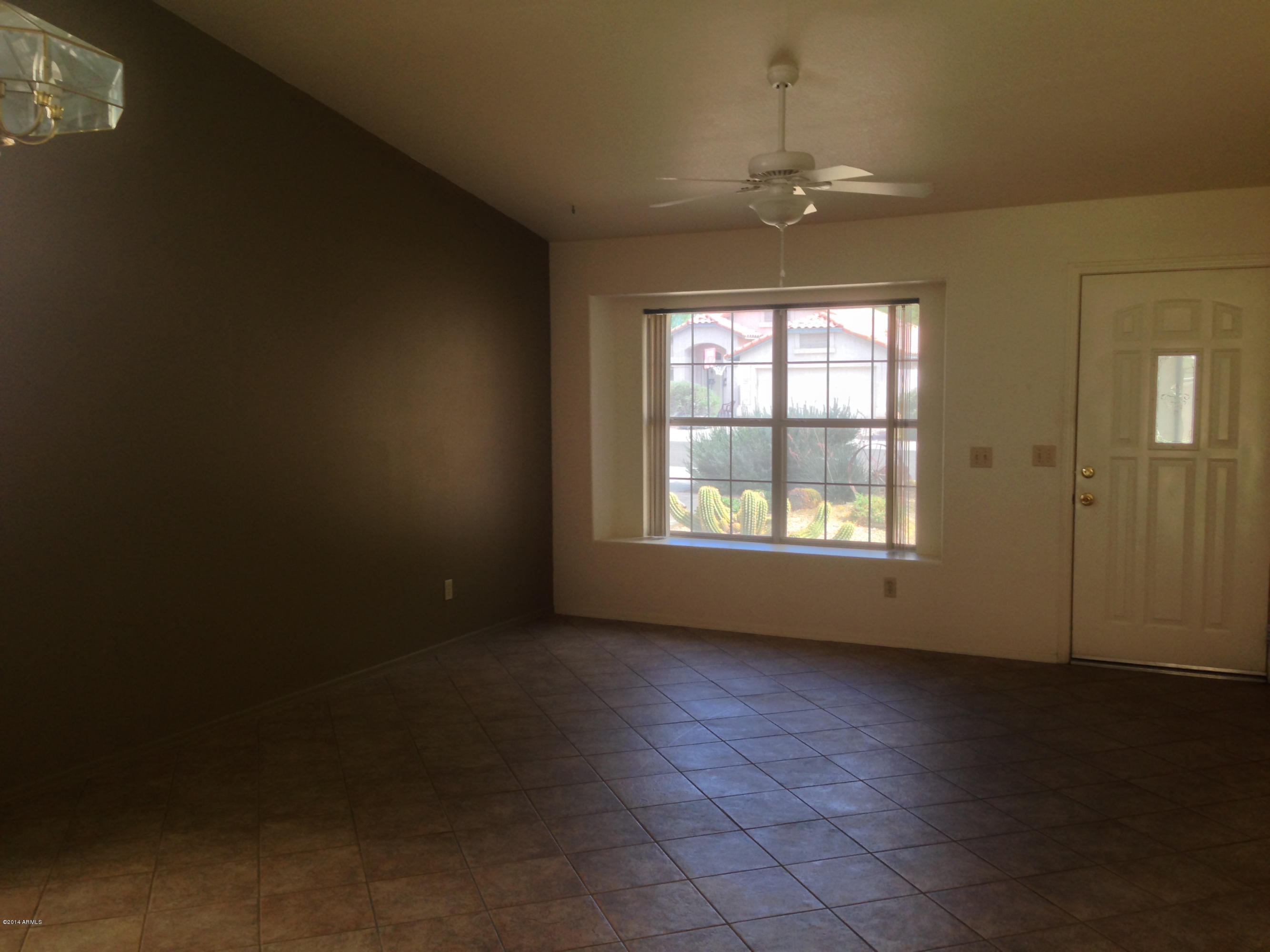 7726 West Boca Raton Road Peoria, AZ 85381 - Photo 14 of 18 7726 W Boca Raton - Living room