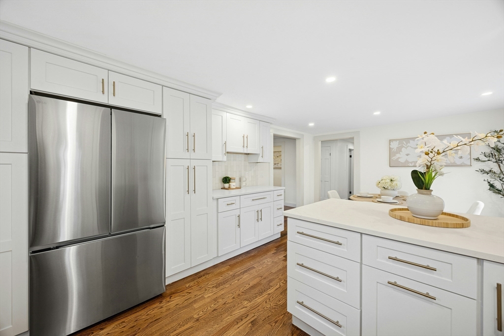 8 Old Farm Road Hanover, MA 02339 - Photo 12 of 38