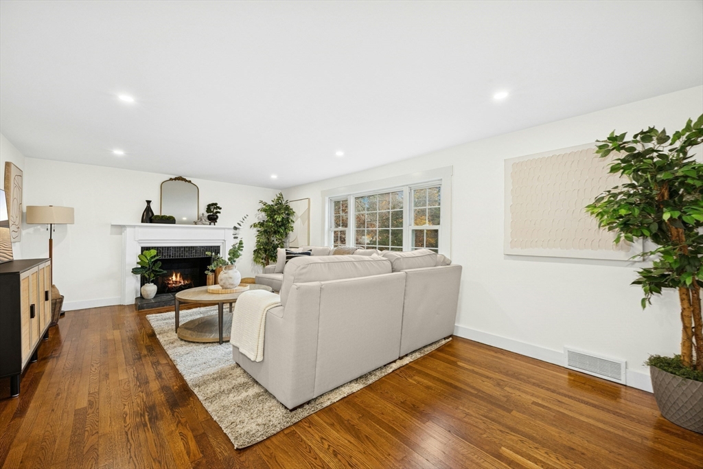 8 Old Farm Road Hanover, MA 02339 - Photo 17 of 38