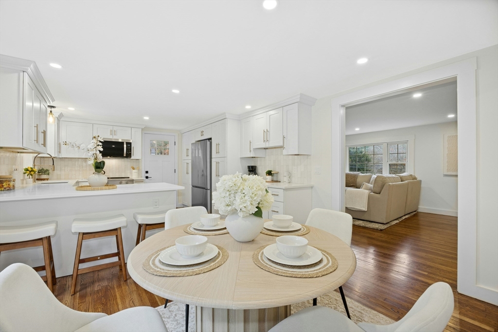 8 Old Farm Road Hanover, MA 02339 - Photo 5 of 38