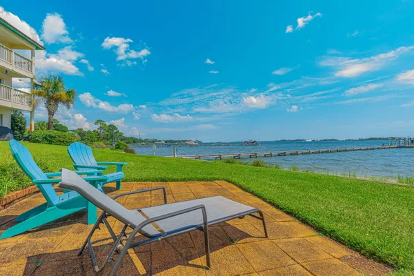 $295,000 | 1695 Highway 98, Unit 102, Mary Esther, FL 32569