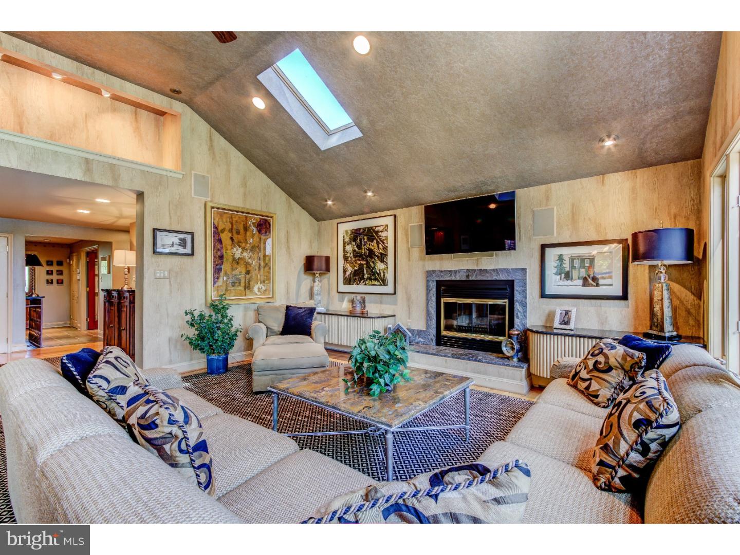 1252 Thomas Road Wayne, PA 19087 - Photo 11 of 25 Great Room