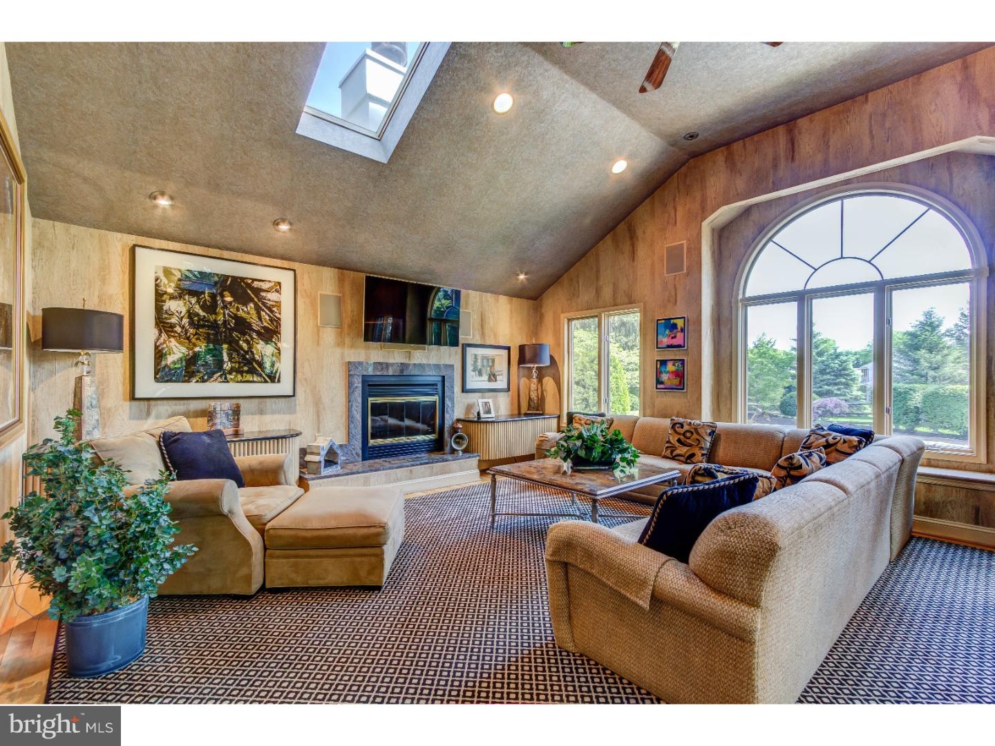 1252 Thomas Road Wayne, PA 19087 - Photo 12 of 25 Great Room