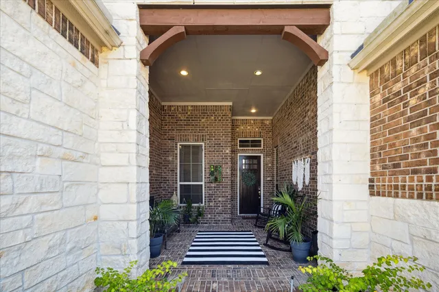 $560,000 | 7415 Tudor Heights Lane, Spring, TX 77379