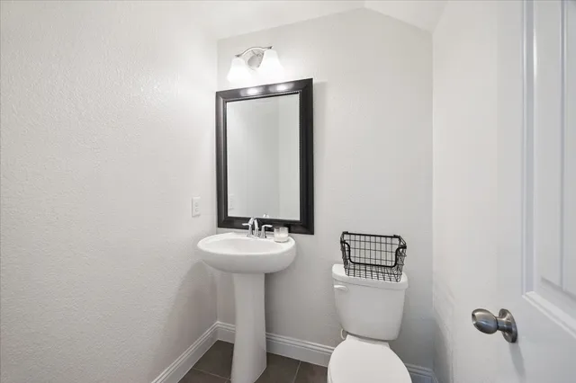 $560,000 | 7415 Tudor Heights Lane, Spring, TX 77379