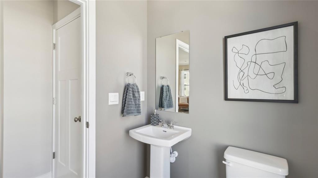 132 River Ridge Drive Coraopolis, PA 15108 - Photo 10 of 21 a bathroom with a sink and a mirror