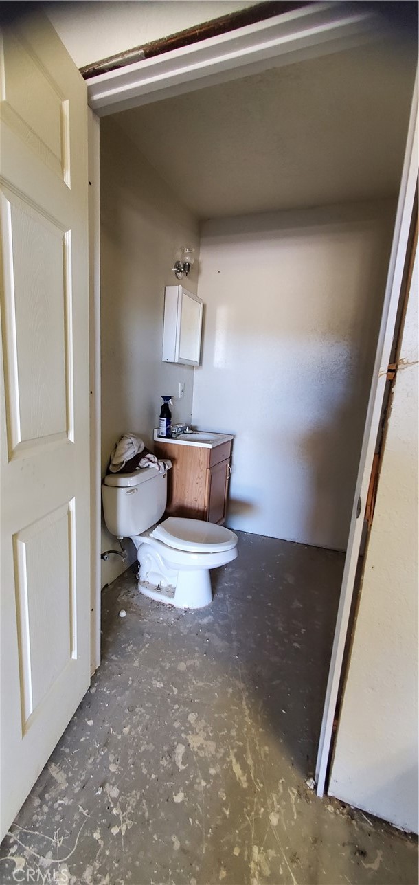 7486 Rodger Road Corning, CA 96021 - Photo 39 of 45 a living room with furniture and a window