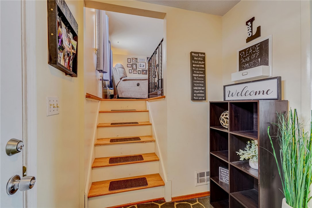 320 Cross Gates Road Greece, NY 14606 - Photo 3 of 36