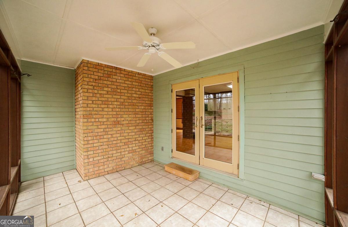 158 Lakeover Drive Athens, GA 30607 - Photo 31 of 48 a view of an entryway
