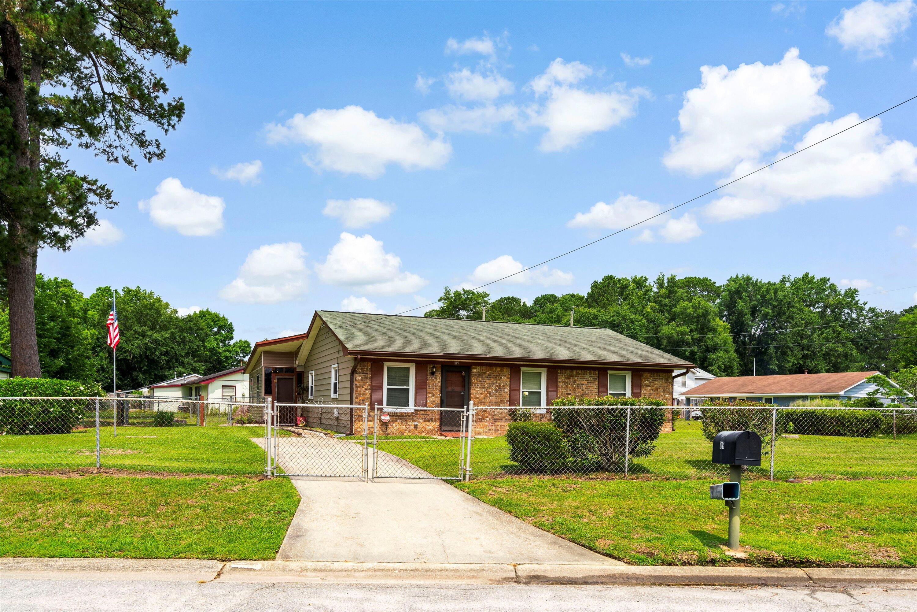 109 Rahway Road Goose Creek, SC 29445 - Photo 3 of 29 01-DSC01302