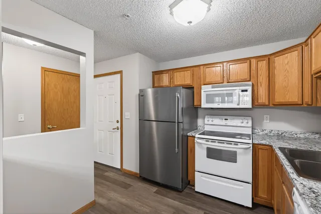 $148,500 | 2231 North Penn Place, Unit 124, North St. Paul, MN 55109