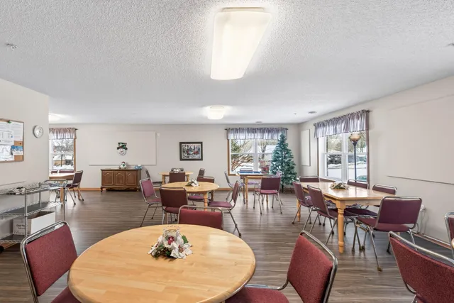 $148,500 | 2231 North Penn Place, Unit 124, North St. Paul, MN 55109