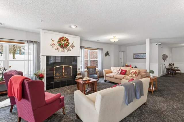 $148,500 | 2231 North Penn Place, Unit 124, North St. Paul, MN 55109