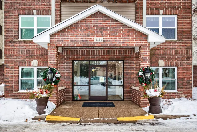 $148,500 | 2231 North Penn Place, Unit 124, North St. Paul, MN 55109