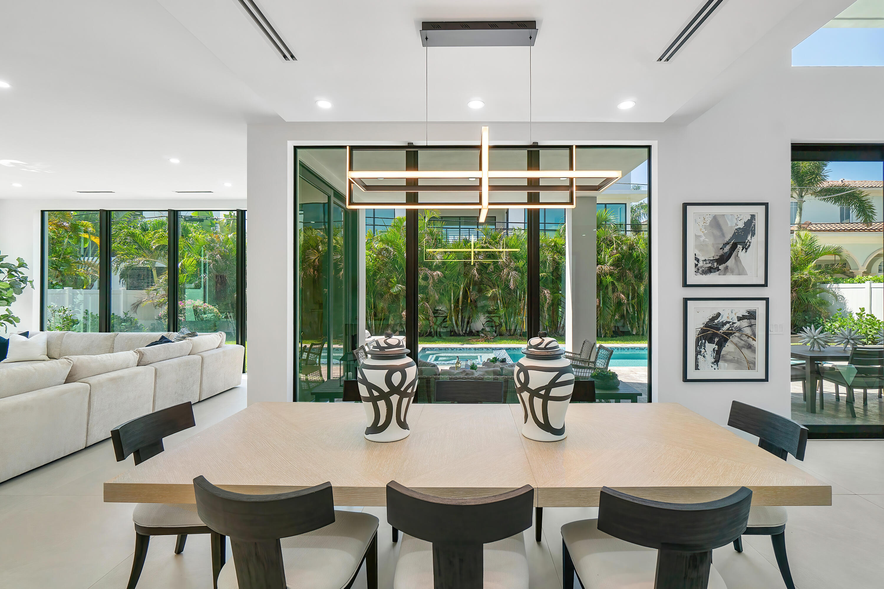 444 Northeast 5th Street Boca Raton, FL 33432 - Photo 3 of 45 010-444Northeast5thStreet-BocaRaton-FL-3