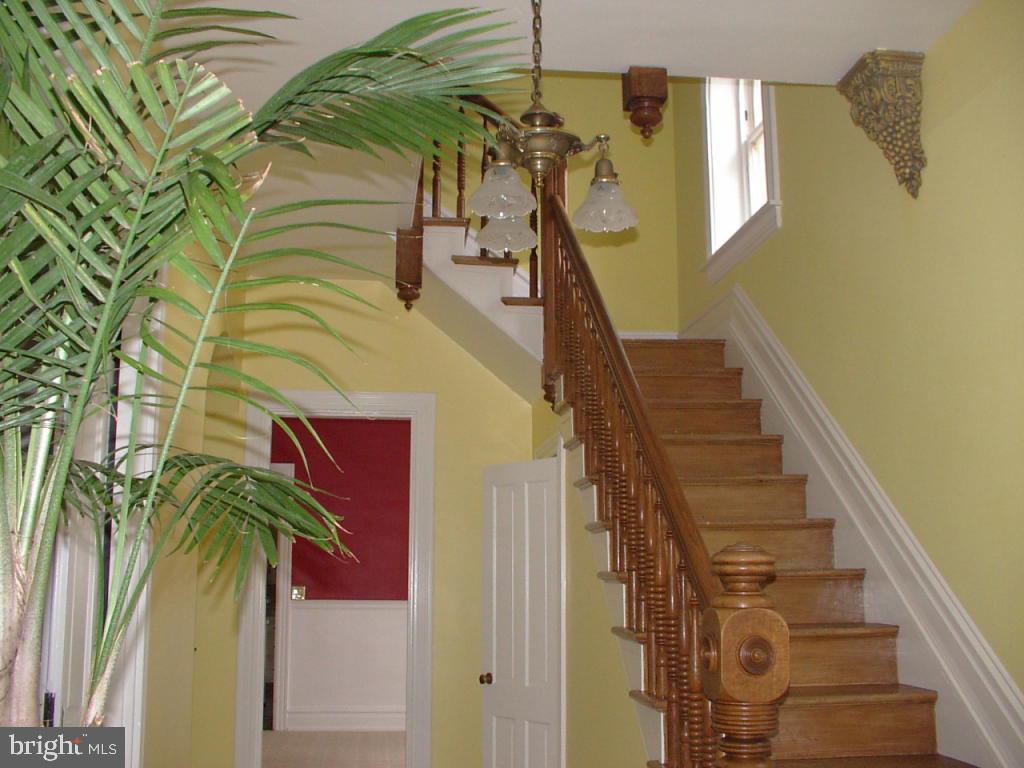 133 South Broad Street Lititz, PA 17543 - Photo 2 of 10